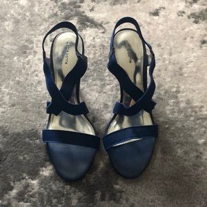 Liz Claiborne navy heels